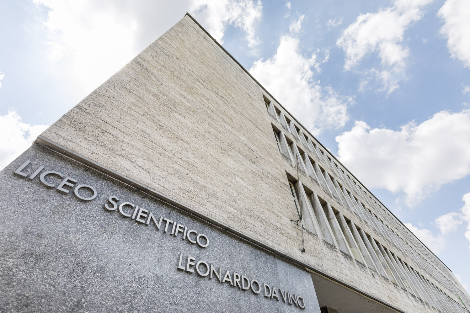 Liceo Scientifico “Leonardo da Vinci” – Milano

Riqualificazione energetica e comfort per un’icona dell’educazione milanese