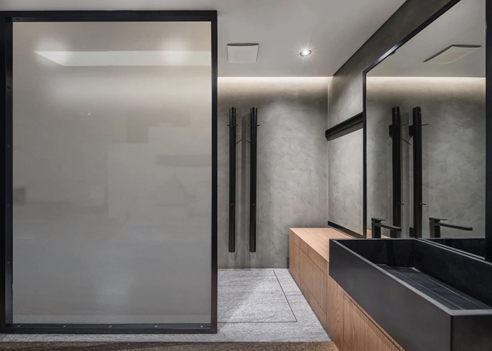 Bagni e zone doccia: design minimale, privacy totale